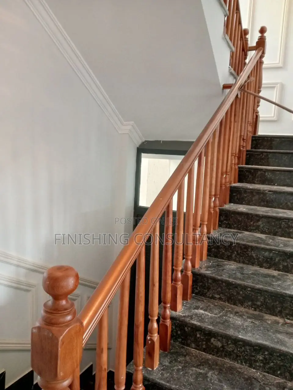 ውብ እና ጠንካራ የደረጃ Handrails