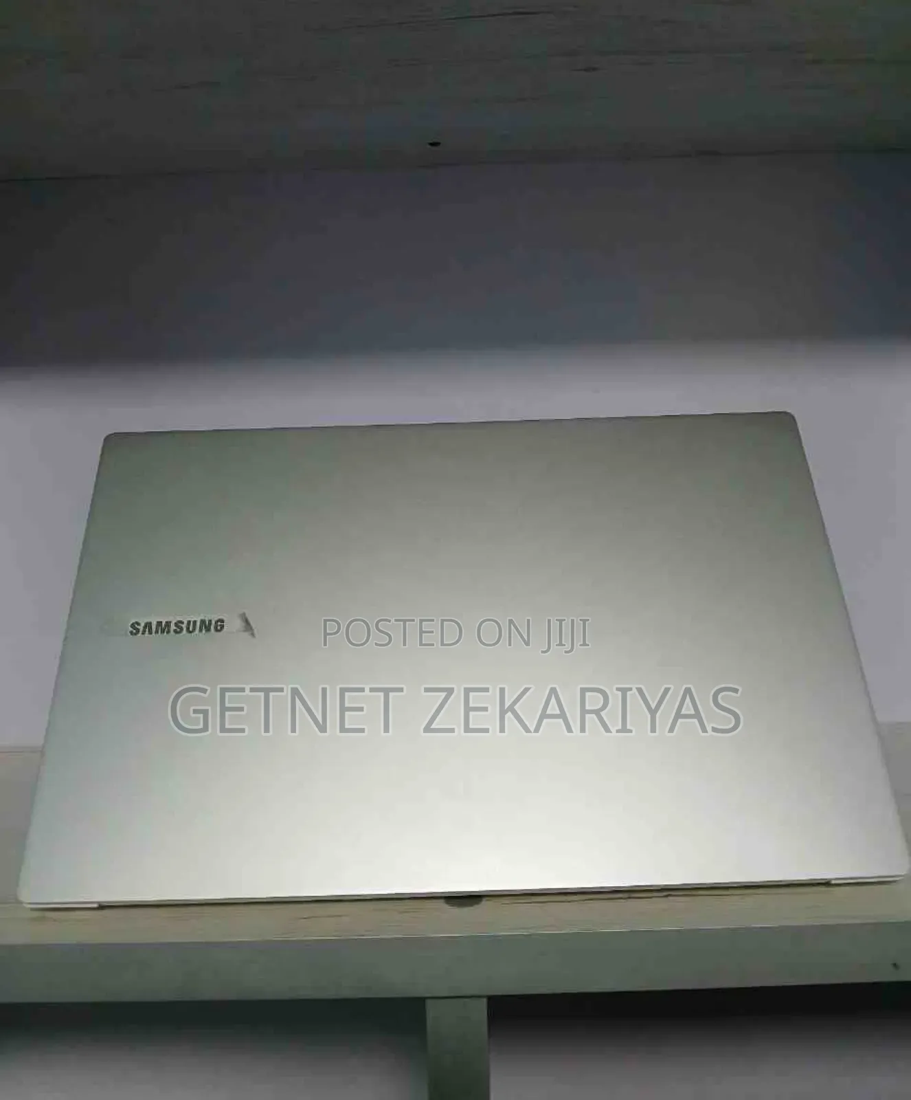 New Laptop Samsung S3520 8GB Intel Core I5 SSD 256GB