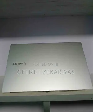 New Laptop Samsung S3520 8GB Intel Core I5 SSD 256GB