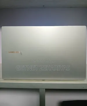 New Laptop Samsung S3520 8GB Intel Core I5 SSD 256GB