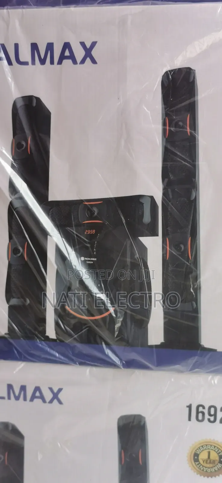 Realmax 1692 Hometheater Speakers