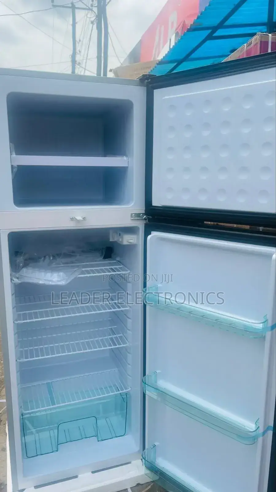 Sanford Refrigerator 320