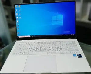 Photo - New Laptop Samsung 8GB Intel Core I5 SSD 256GB