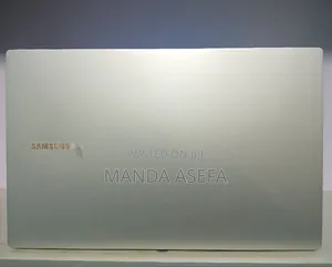 New Laptop Samsung 8GB Intel Core I5 SSD 256GB