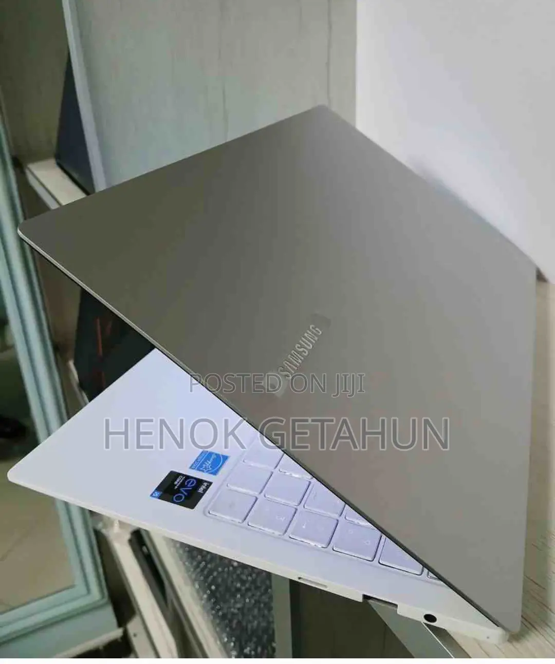 New Laptop Samsung S3510 8GB Intel Core I5 SSD 256GB