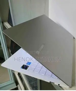 New Laptop Samsung S3510 8GB Intel Core I5 SSD 256GB