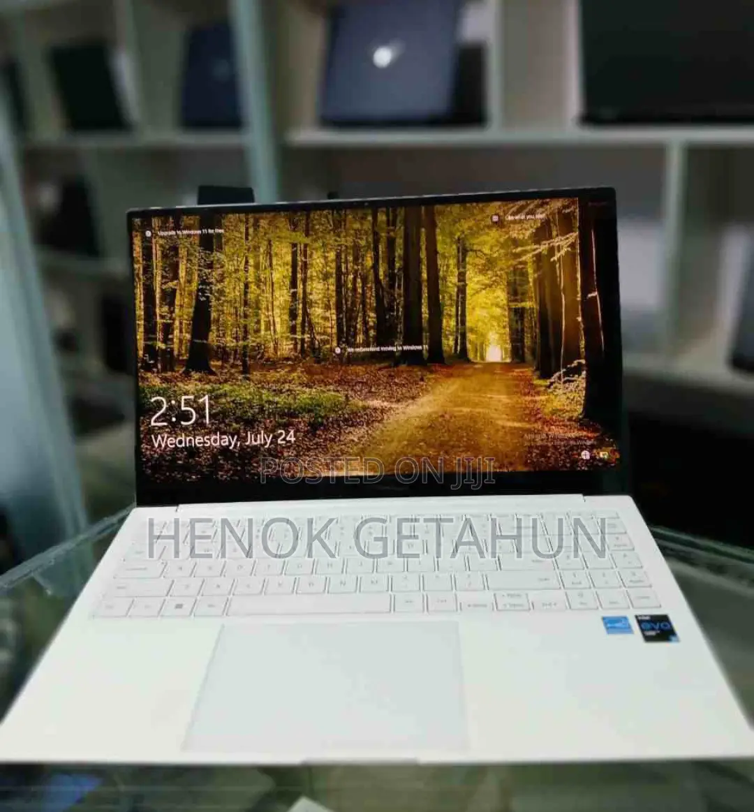 New Laptop Samsung S3510 8GB Intel Core I5 SSD 256GB