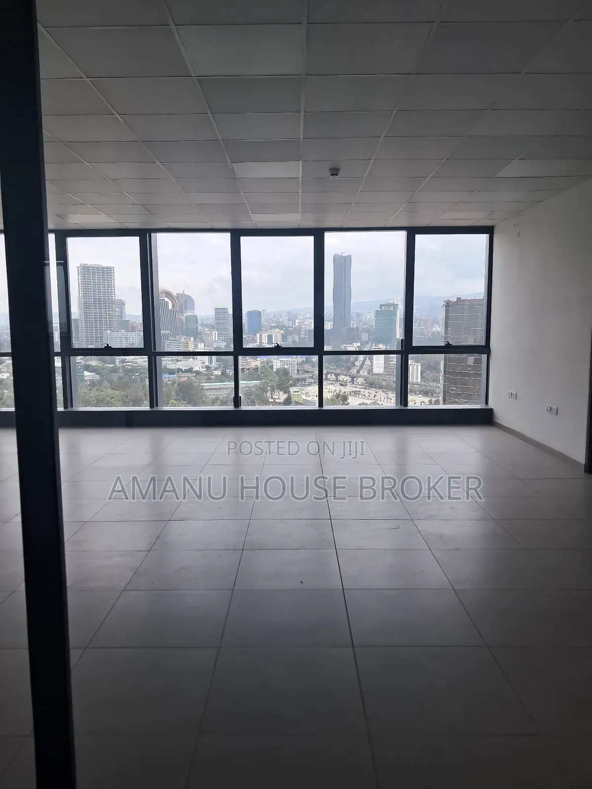 Office for Urgent Rent in Hyatt Regency Hotel Area 420sqm