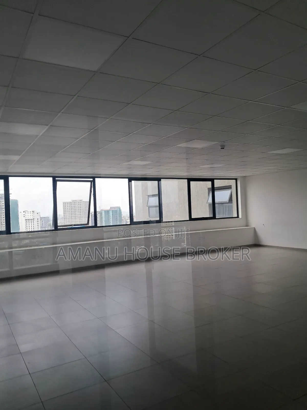 Office for Urgent Rent in Hyatt Regency Hotel Area 420sqm