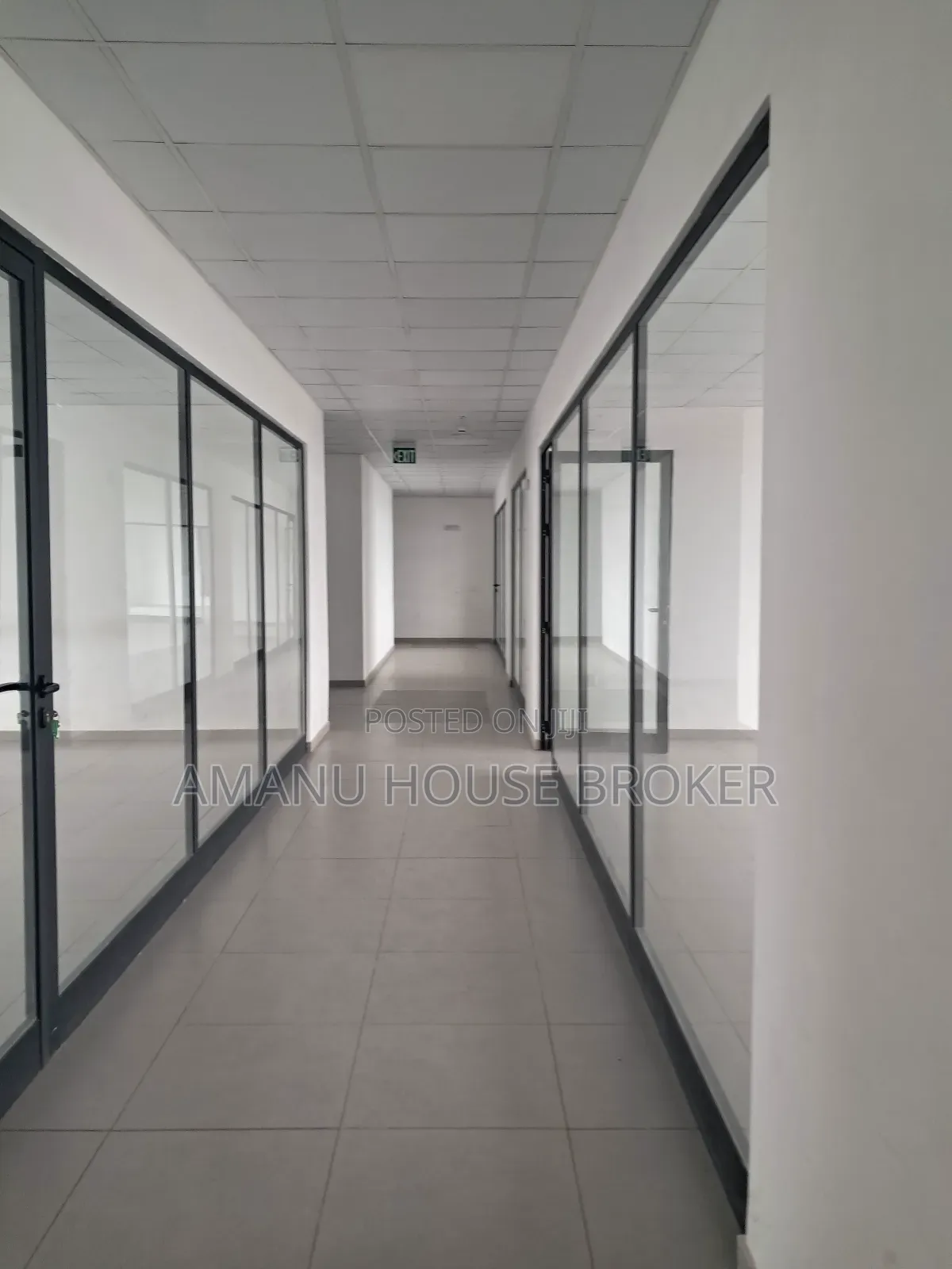 Office for Urgent Rent in Hyatt Regency Hotel Area 420sqm