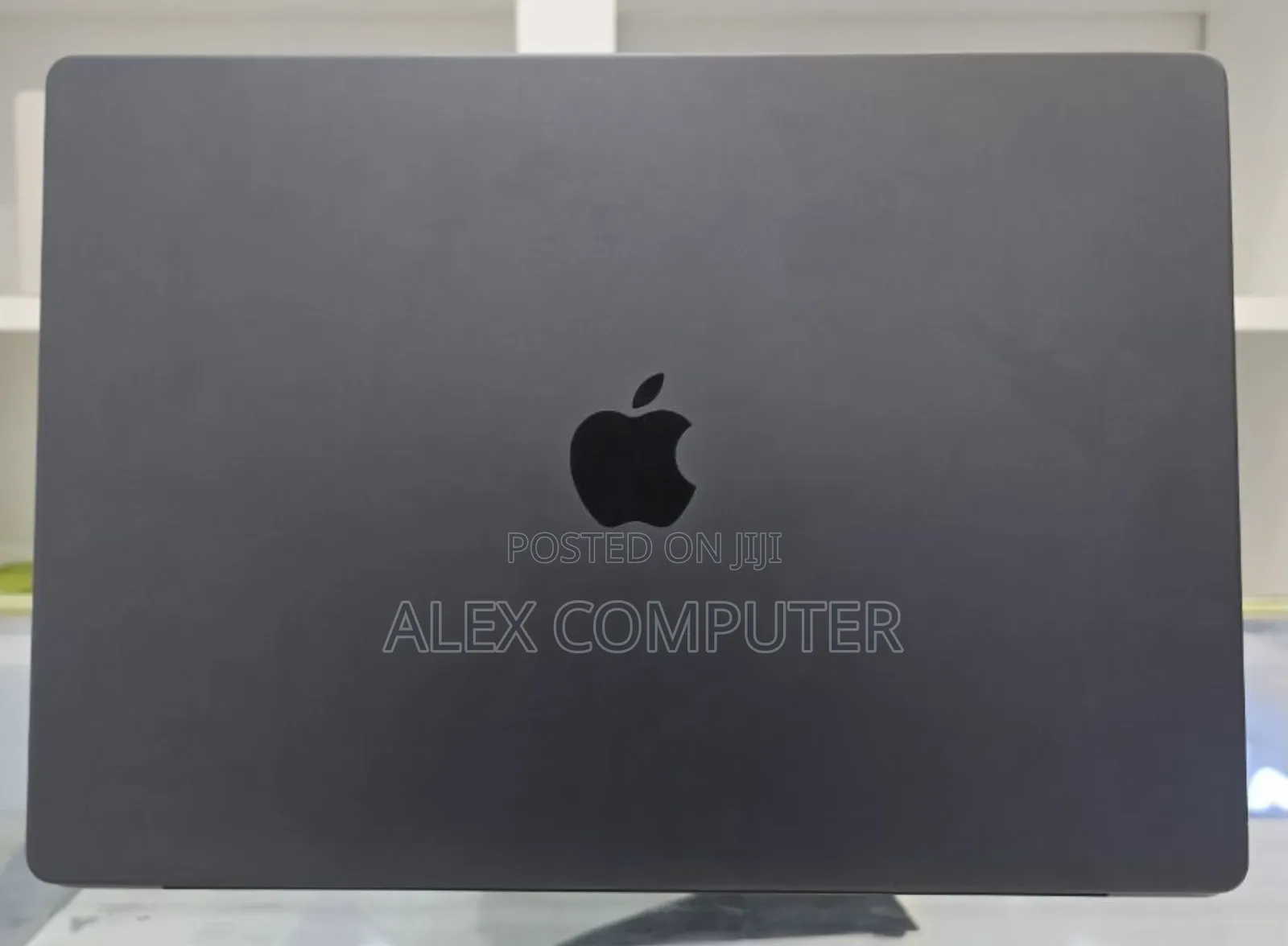 New Laptop Apple MacBook Pro 2023 M3 Pro 16-Inch 36GB Apple M3 SSD 1T