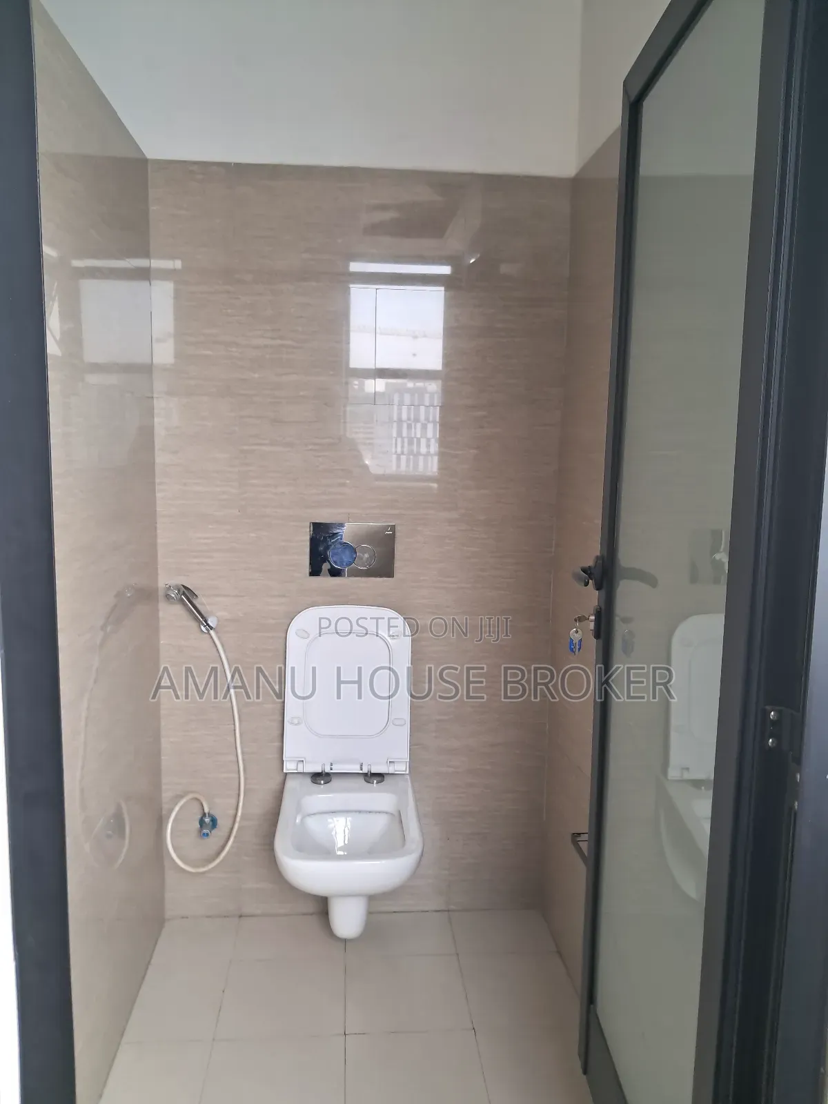 Office for Urgent Rent in Hyatt Regency Hotel Area 420sqm