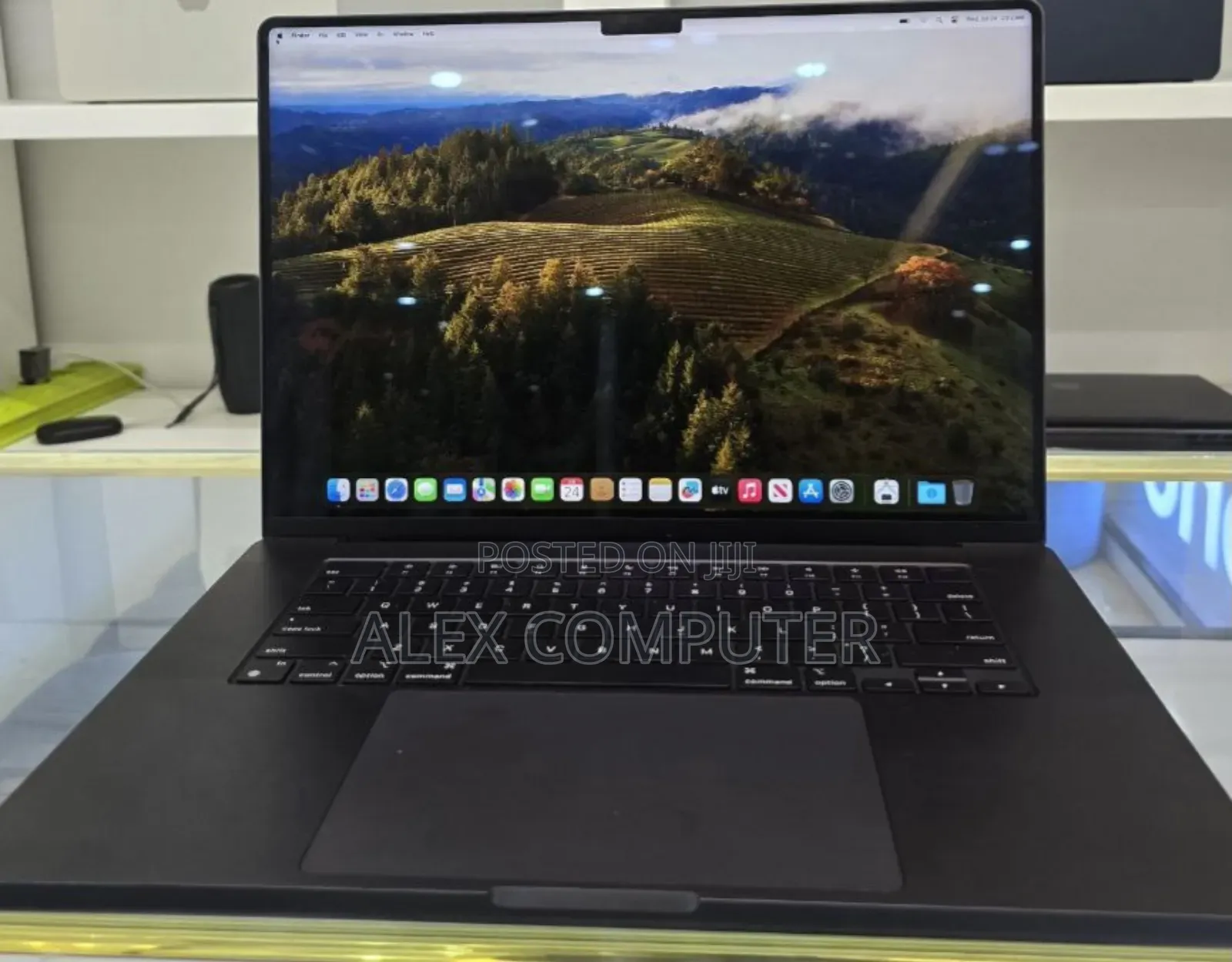 New Laptop Apple MacBook Pro 2023 M3 Pro 16-Inch 36GB Apple M3 SSD 1T