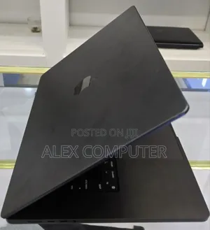 New Laptop Apple MacBook Pro 2023 M3 Pro 16-Inch 36GB Apple M3 SSD 1T