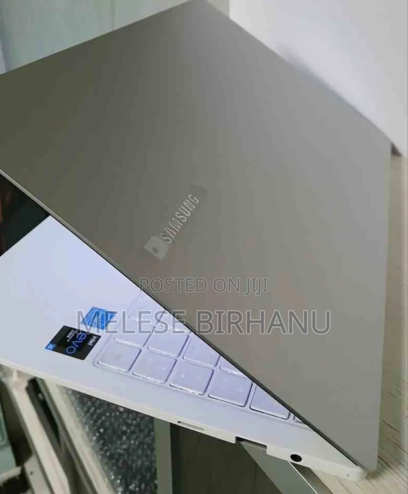 New Laptop Samsung NP350U2B 8GB Intel Core I5 SSD 256GB