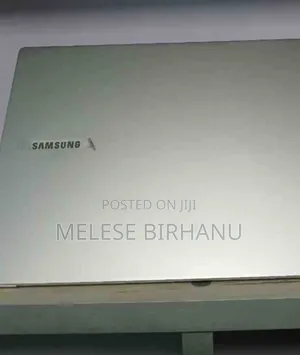 New Laptop Samsung NP350U2B 8GB Intel Core I5 SSD 256GB