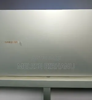 New Laptop Samsung NP350U2B 8GB Intel Core I5 SSD 256GB