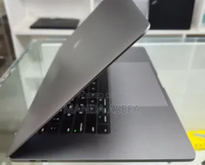 New Laptop Apple MacBook Pro 2019 32GB Intel Core I9 SSD 512GB