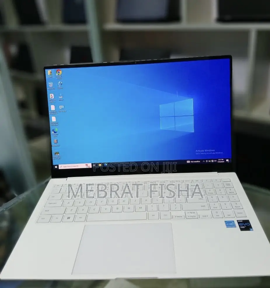 New Laptop Samsung 8GB Intel Core I5 SSD 256GB