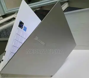 New Laptop Samsung 8GB Intel Core I5 SSD 256GB