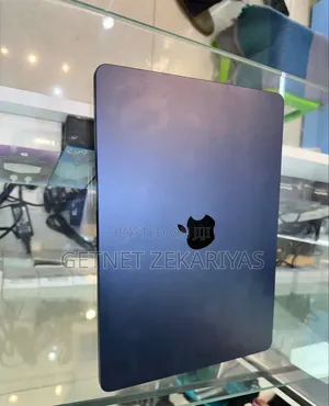 New Laptop Apple MacBook Air 2022 M2 8GB Intel Core I5 SSD 256GB