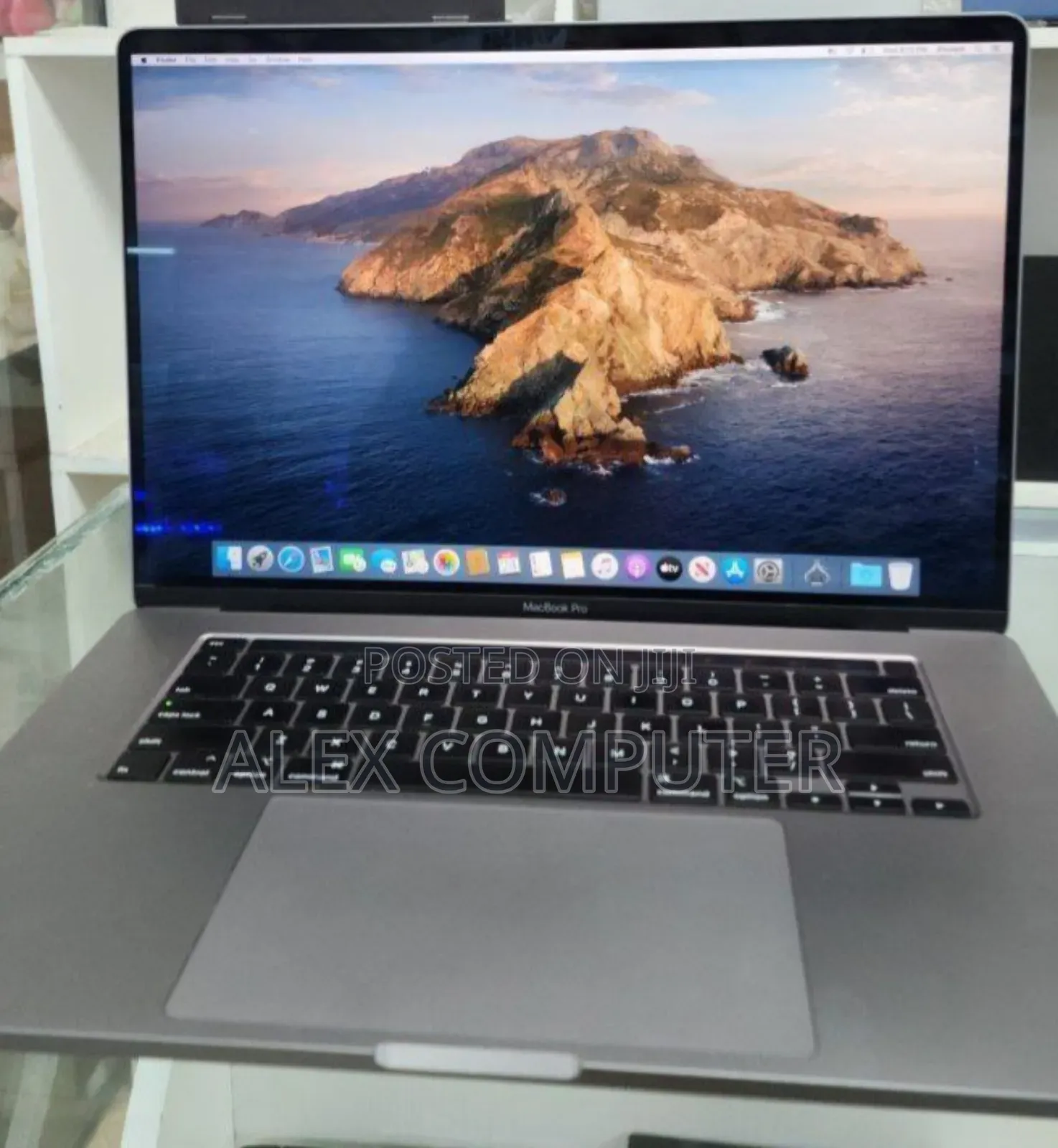 New Laptop Apple MacBook Pro 2019 32GB Intel Core I9 SSD 512GB