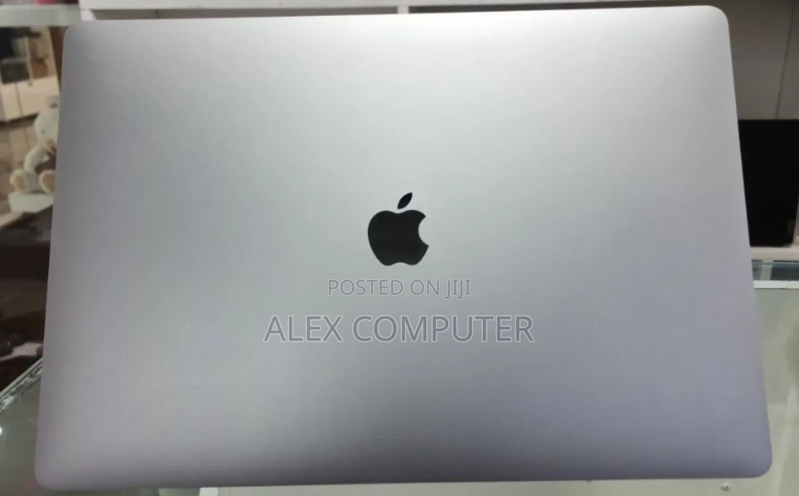 New Laptop Apple MacBook Pro 2019 32GB Intel Core I9 SSD 512GB