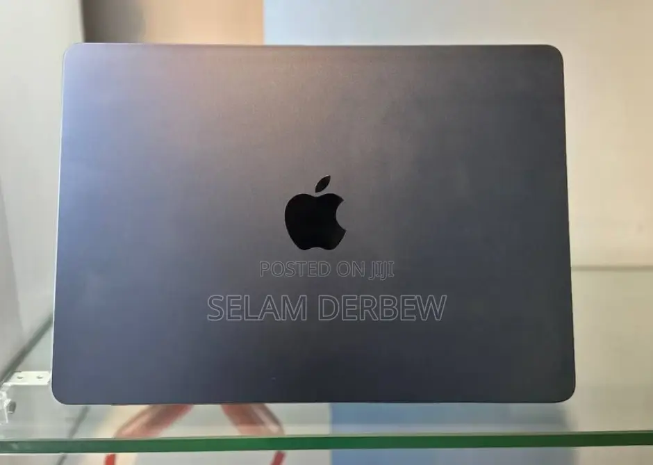 New Laptop Apple MacBook Air 2022 M2 8GB Apple M2 SSD 256GB