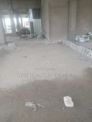 3bdrm Apartment in Project 12, Akaky Kaliti for sale