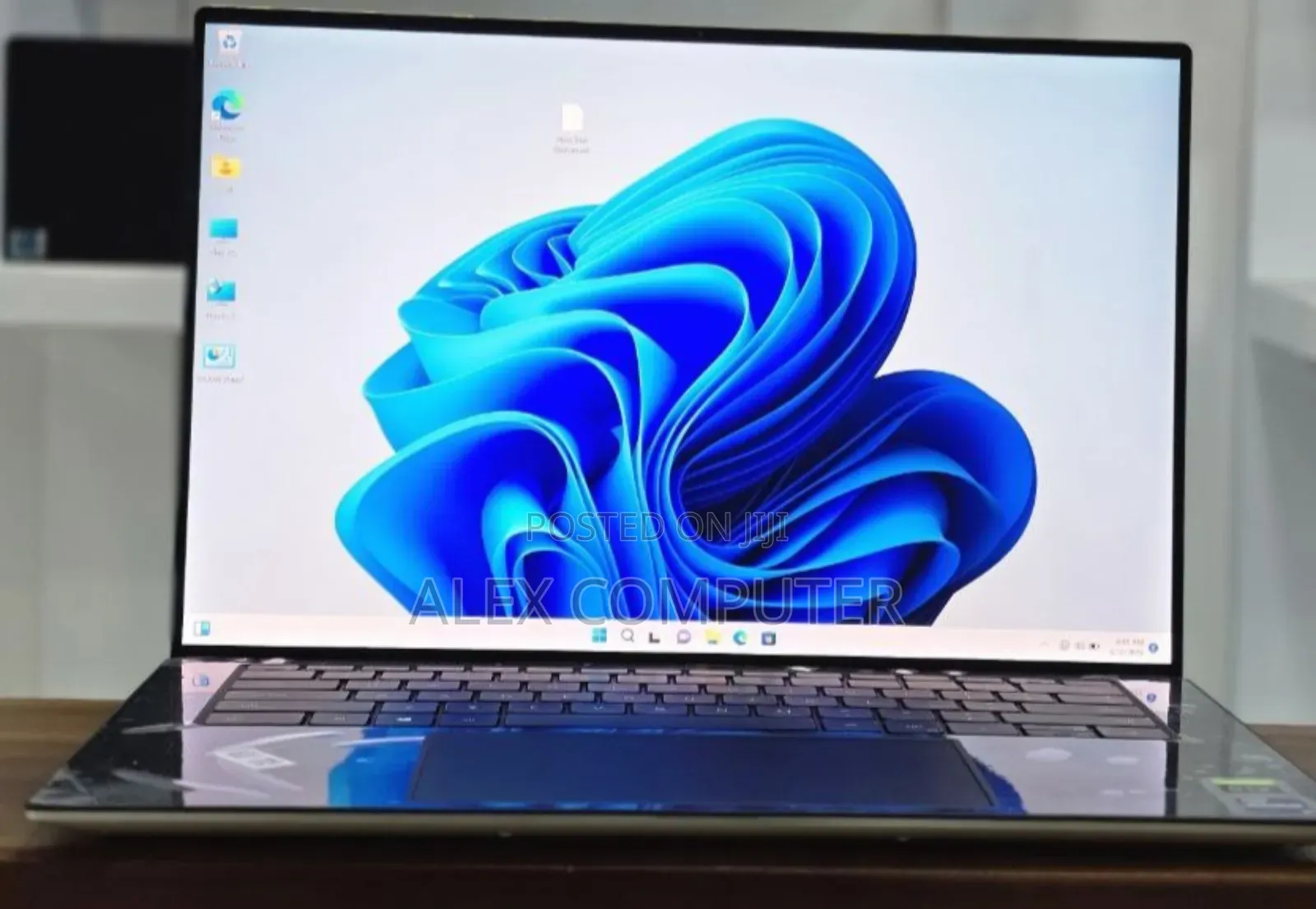 New Laptop Dell XPS 15 32GB Intel Core I9 SSD 2T