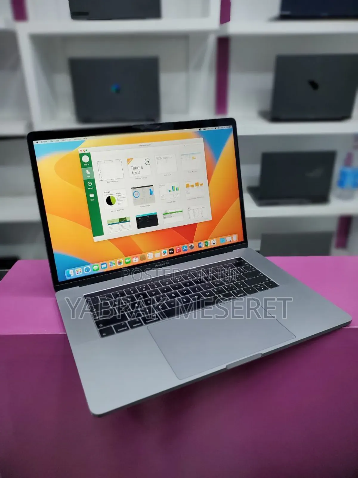 New Laptop Apple MacBook Pro 2018 16GB Intel Core I7 SSD 512GB