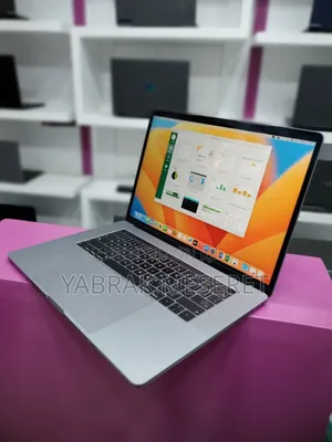 New Laptop Apple MacBook Pro 2018 16GB Intel Core I7 SSD 512GB