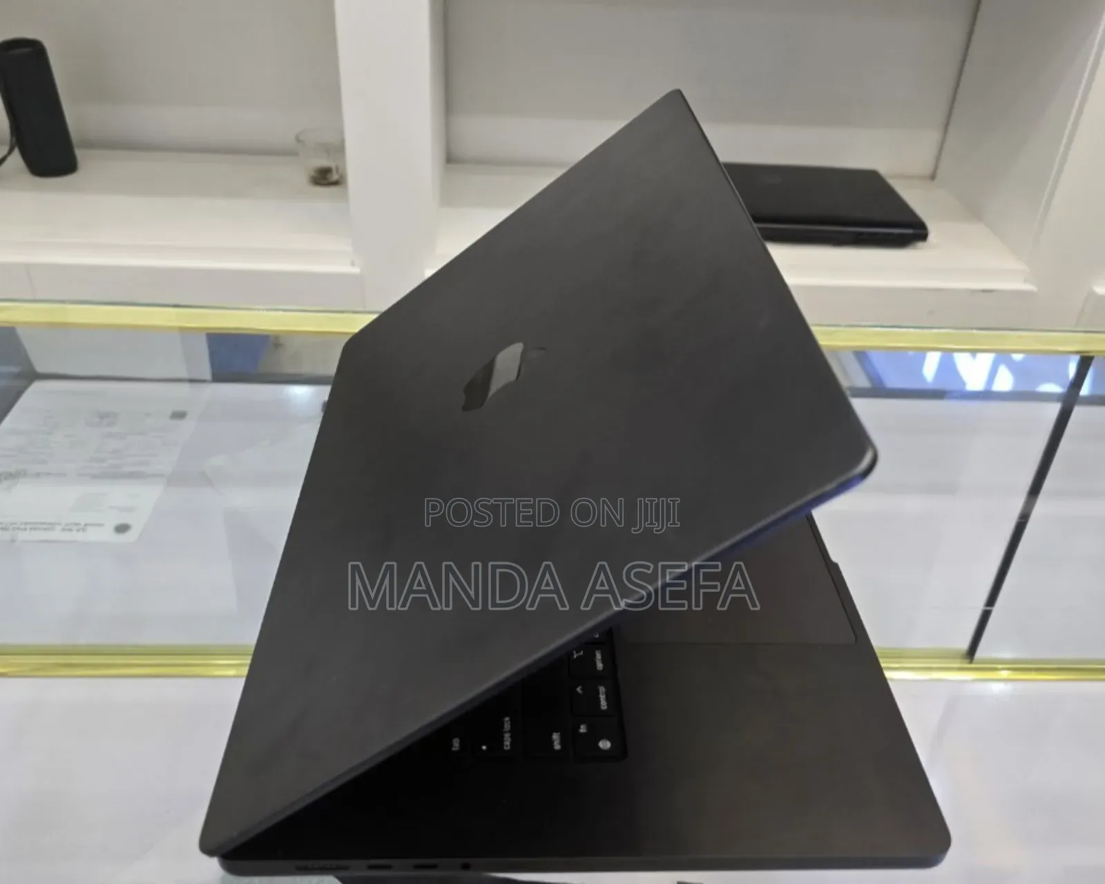 New Laptop Apple MacBook Pro 36GB Apple M3 SSD 1T