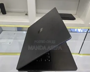 New Laptop Apple MacBook Pro 36GB Apple M3 SSD 1T