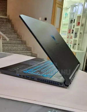 New Laptop Acer Predator Triton 700 16GB Intel Core I7 SSD 1T