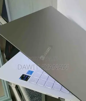 New Laptop Samsung 8GB Intel Core I5 SSD 256GB