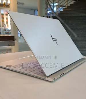New Laptop HP Spectre 8GB Intel Core I5 SSD 512GB