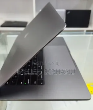 New Laptop Apple MacBook 32GB Intel Core i9 SSD 512GB