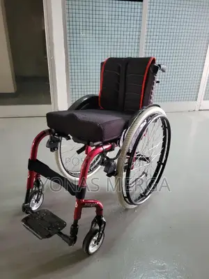 Europeanstandardwheelchair Child Wheelchair/Easy TO MANEUVER