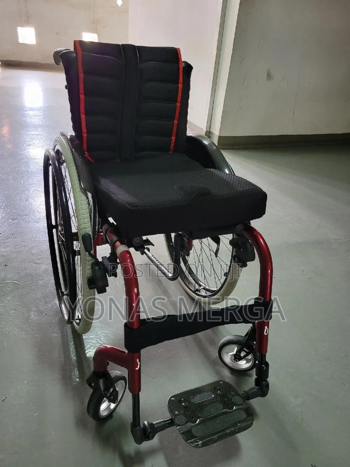 Child Wheelchair/Carbon Steel Hand Push Folding Wheelchair