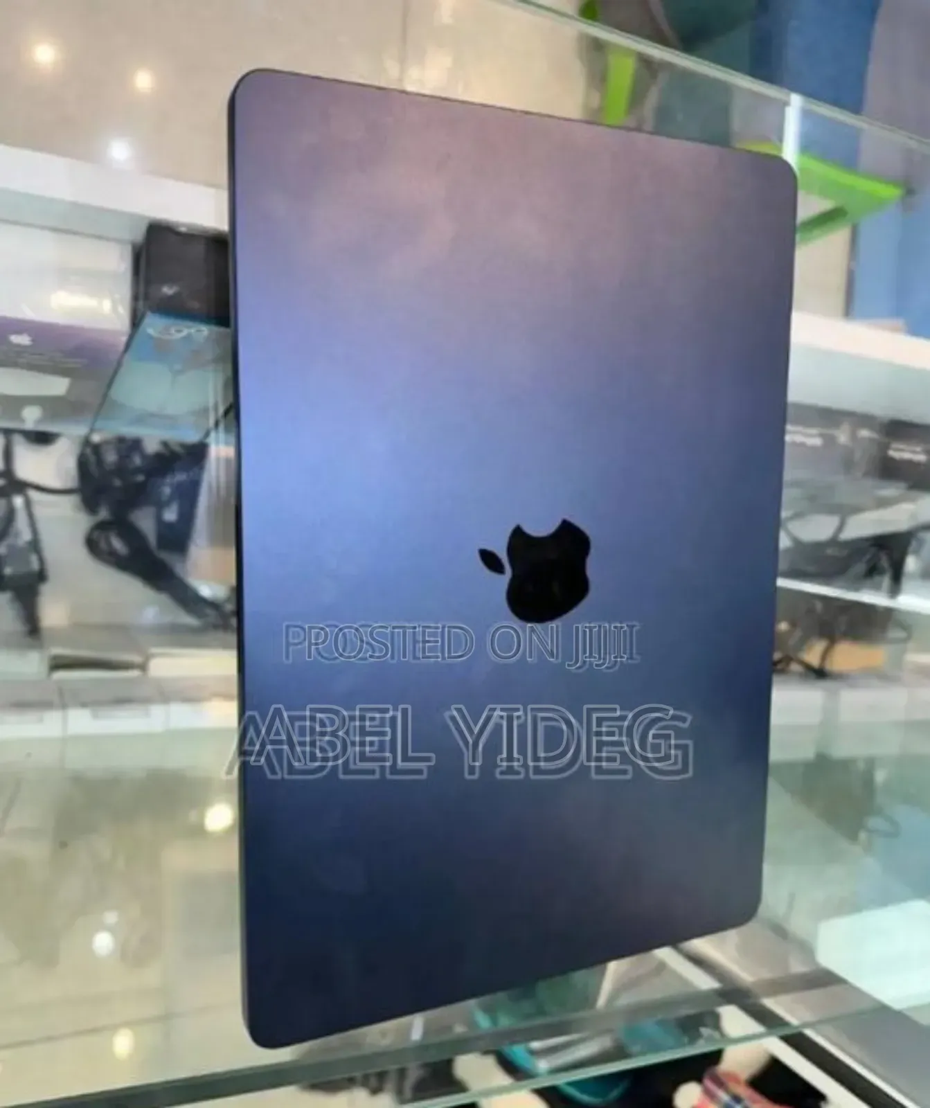 New Laptop Apple MacBook Air 2022 M2 8GB Apple M2 SSD 256GB