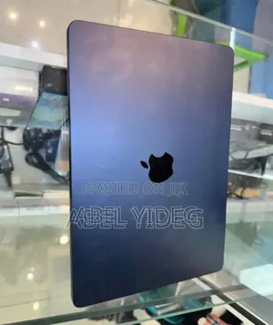 New Laptop Apple MacBook Air 2022 M2 8GB Apple M2 SSD 256GB