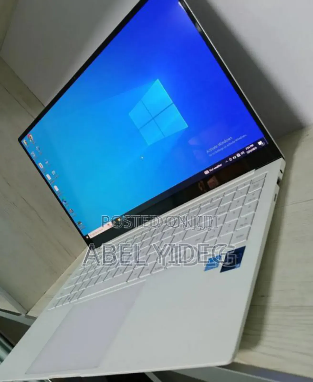 New Laptop Samsung 8GB Intel Core i5 SSD 256GB