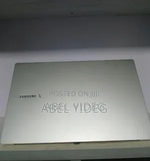 New Laptop Samsung 8GB Intel Core i5 SSD 256GB