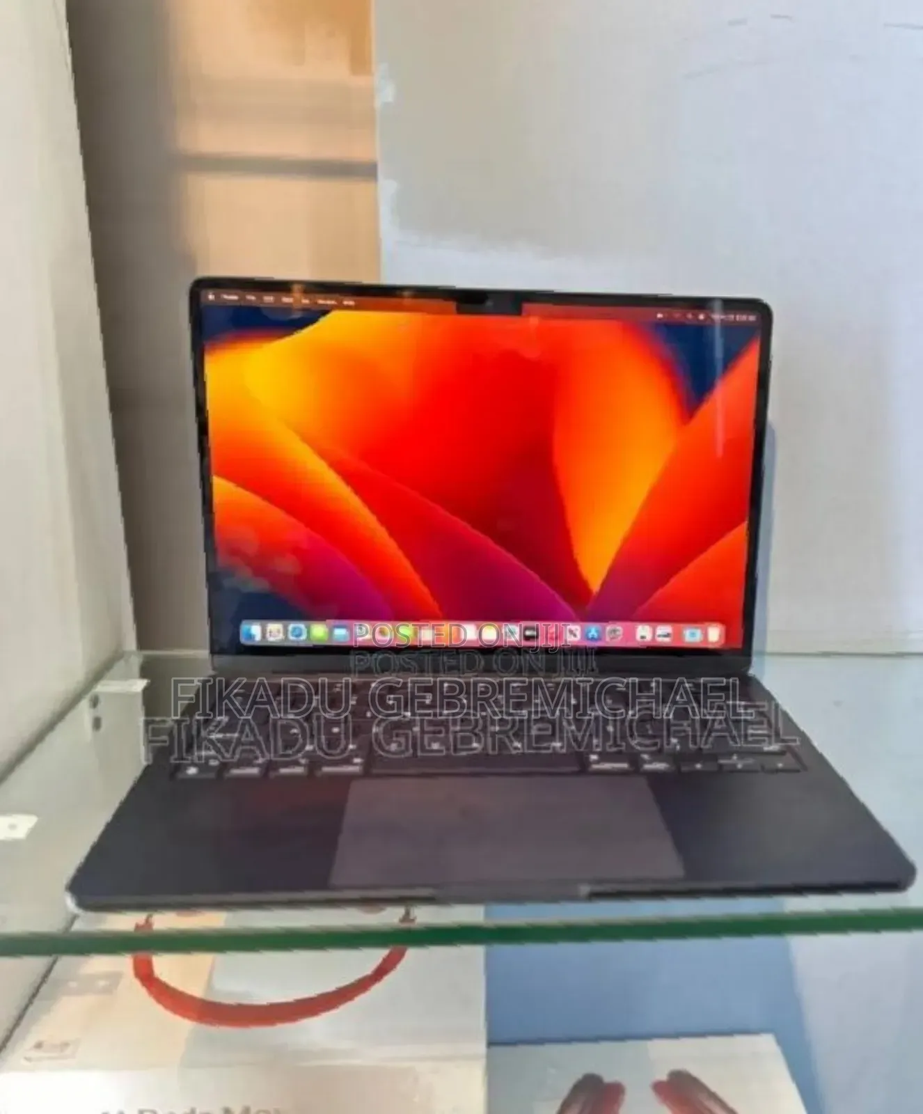 New Laptop Apple MacBook Air 2022 M2 8GB Intel Core i7 SSD 256GB