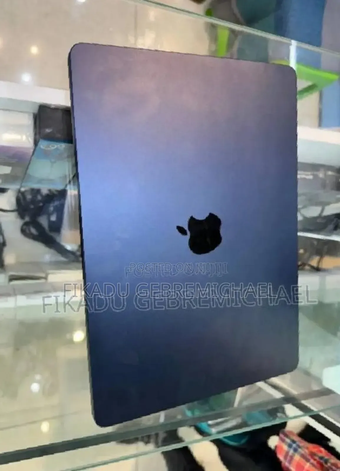 New Laptop Apple MacBook Air 2022 M2 8GB Intel Core i7 SSD 256GB