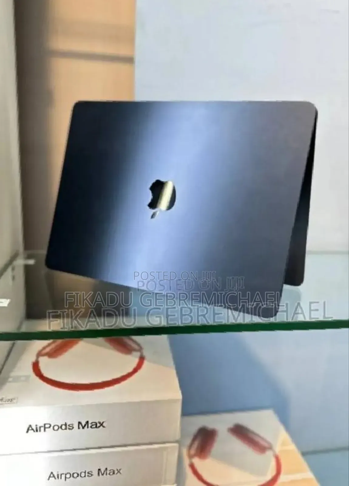 New Laptop Apple MacBook Air 2022 M2 8GB Intel Core i7 SSD 256GB