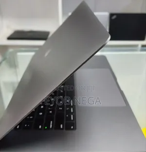 Photo - New Laptop Apple MacBook Pro 2019 32GB Intel Core I9 SSD 512GB