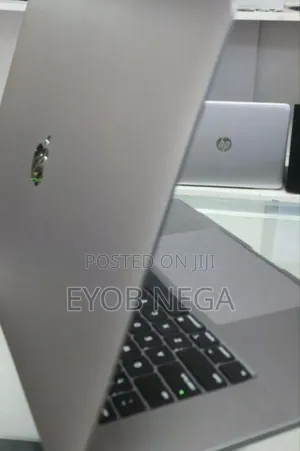 New Laptop Apple MacBook Pro 2019 32GB Intel Core I9 SSD 512GB