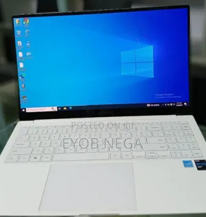 New Laptop Samsung 8GB Intel Core I5 SSD 256GB